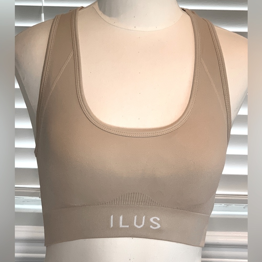 NWT Ilus Racerback Sports Bra size M